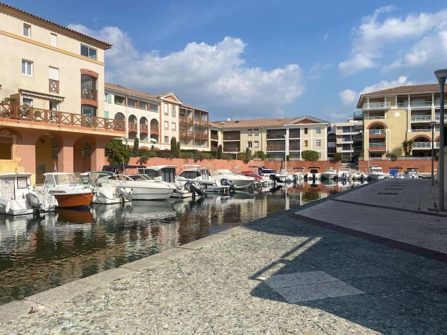 Appartamento Appt 2 pièces Port Fréjus - méga terrasse + garage Esterno foto